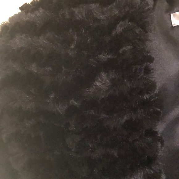 Shrug - Picture 2 of 5